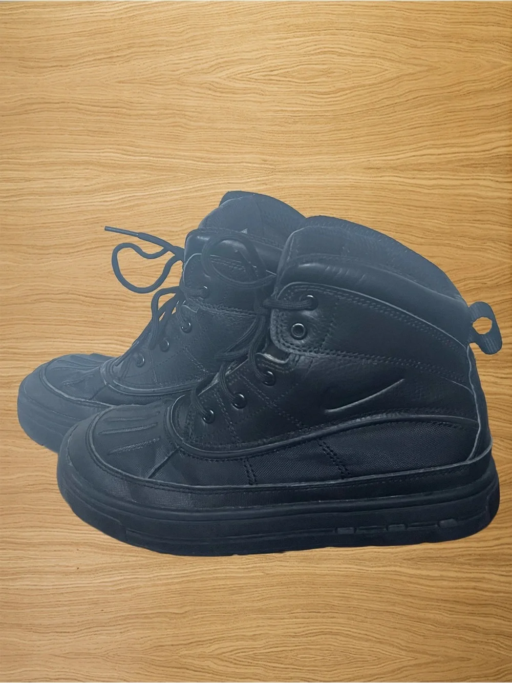 EUC Nike ACG Woodside II Triple Black Hiking/Casual Leather Nylon Boots Size 2Y
